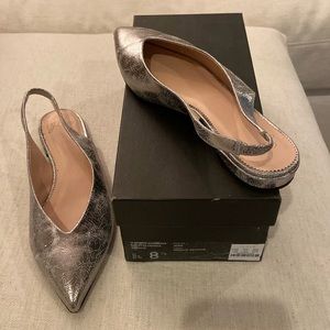 Almost new J Crew v-shaped slingback ballet in crinkle metallic